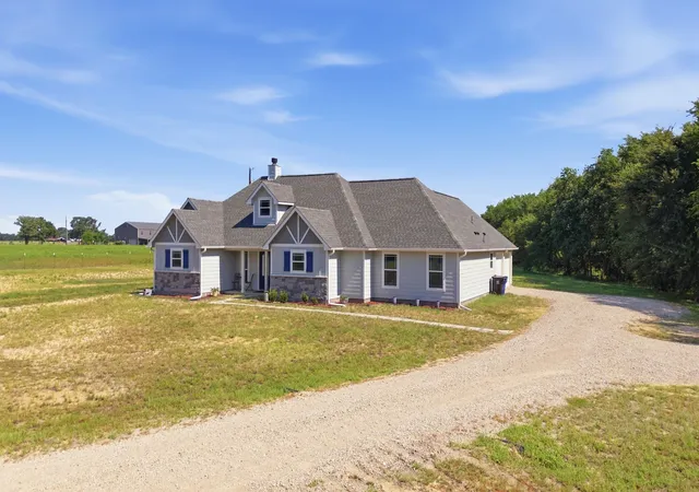 Photo 1 of Single family home for sale at 8520 County Road 3614, Murchison, TX 75778 | MLS# 21358012 | Listing updated on 2026-08-18
