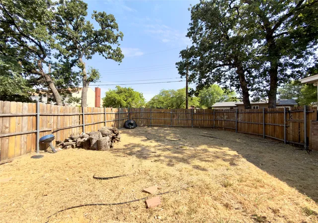 Photo 19 of Single family home for sale at 10311 Budtime Ln, Dallas, TX 75217 | MLS# 21357660 | Listing updated on 2026-09-17
