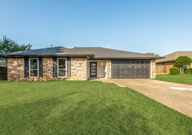 Photo 1 of Single family home for sale at 2025 Normandy Dr, Hurst, TX 76054 | MLS# 21357152 | Listing updated on 2026-08-26