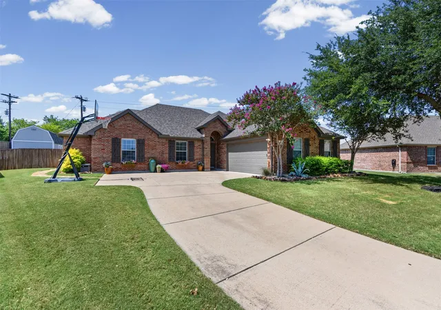 Photo 2 of Single family home for sale at 6401 Orange Blossom Dr, Midlothian, TX 76065 | MLS# 21337334 | Listing updated on 2026-10-05