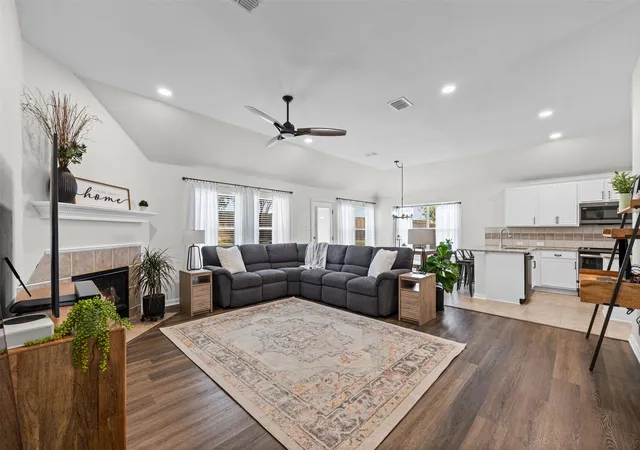 Photo 4 of Single family home for sale at 6401 Orange Blossom Dr, Midlothian, TX 76065 | MLS# 21337334 | Listing updated on 2026-10-05
