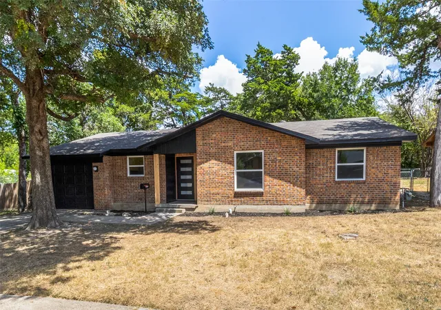 Photo 2 of Single family home for sale at 1202 Arizona Ave, Dallas, TX 75216 | MLS# 21357754 | Listing updated on 2026-08-30