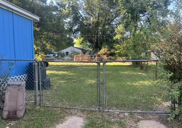 Photo 3 of Single family home for sale at 2727 Mimosa Ave, Shreveport, LA 71108 | MLS# 21358123 | Listing updated on 2026-08-31