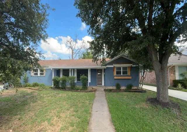 Photo 1 of Single family home for sale at 6201 Trail Lake Dr, Fort Worth, TX 76133 | MLS# 21357880 | Listing updated on 2026-08-31