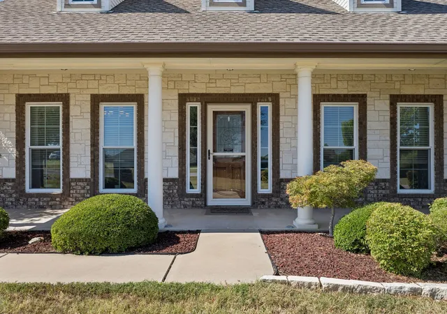 Photo 4 of Sale Pending at 113 Coleton Dr, Copperas Cove, TX 76522 | MLS# 21357503 | Listing updated on 2026-10-08