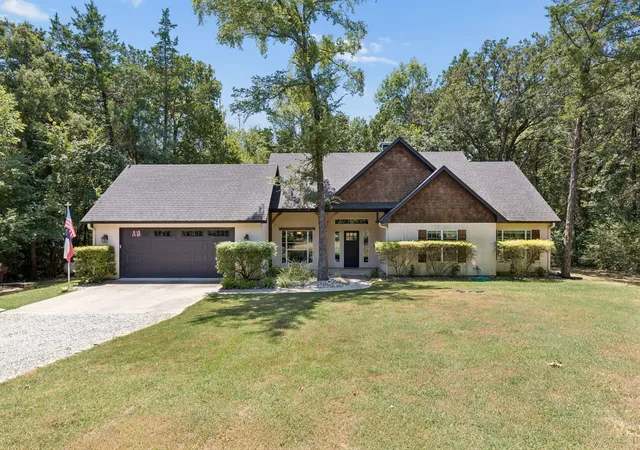 Photo 1 of Single family home for sale at 6912 Circle Dr, Bonham, TX 75418 | MLS# 21351272 | Listing updated on 2026-08-25