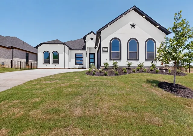 Photo 1 of Single family home for sale at 977 Bandon Dunes Dr, Burleson, TX 76028 | MLS# 21327458 | Listing updated on 2026-09-27