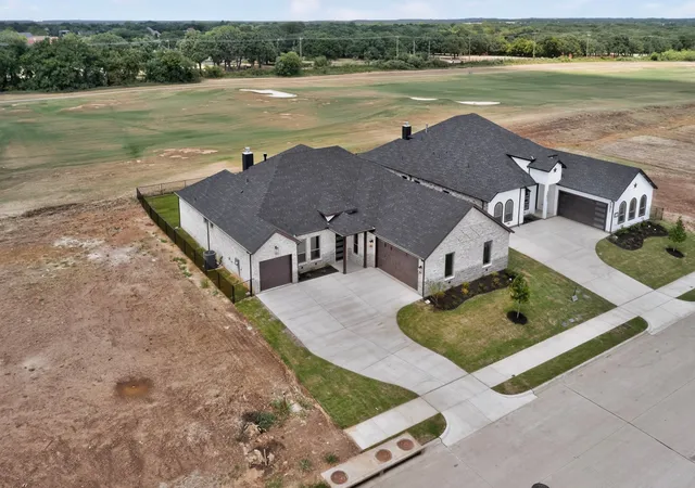 Photo 3 of Single family home for sale at 973 Bandon Dunes Dr, Burleson, TX 76028 | MLS# 21327442 | Listing updated on 2026-09-28