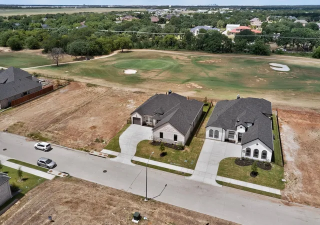 Photo 4 of Single family home for sale at 973 Bandon Dunes Dr, Burleson, TX 76028 | MLS# 21327442 | Listing updated on 2026-09-28