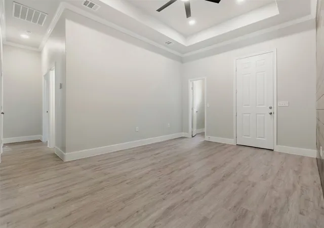 Photo 4 of Single family home for sale at 804 S 4Th St, Bonham, TX 75418 | MLS# 21357932 | Listing updated on 2026-10-05