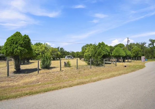 Photo 2 of Land for sale at 1808 Sunlit Ct, Midlothian, TX 76065 | MLS# 21342581 | Listing updated on 2026-08-20