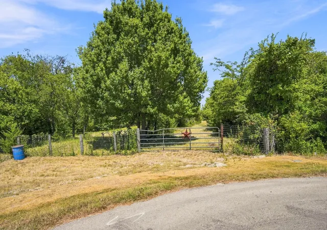 Photo 3 of Land for sale at 1808 Sunlit Ct, Midlothian, TX 76065 | MLS# 21342581 | Listing updated on 2026-08-20