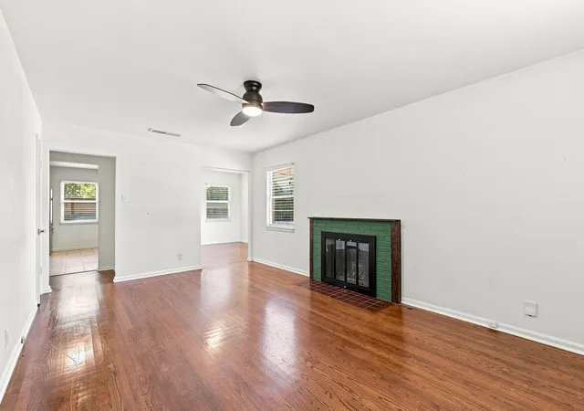 Photo 4 of Single family home for sale at 2759 Avon St, Dallas, TX 75211 | MLS# 21356168 | Listing updated on 2026-10-04