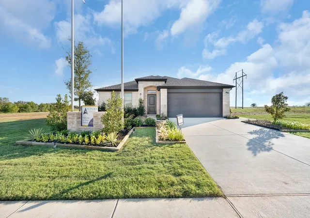 Photo 3 of Sale Pending at 2104 Redwood Dr, Sulphur Springs, TX 75482 | MLS# 21358276 | Listing updated on 2026-09-24