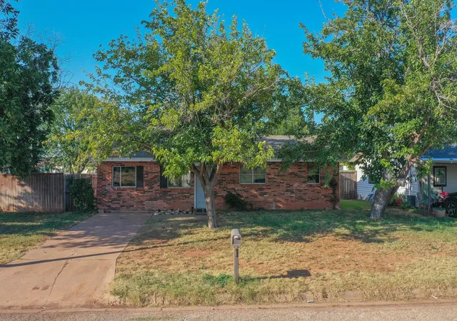 Photo 2 of Single family home for sale at 4250 Sherwood Dr, Abilene, TX 79606 | MLS# 21354061 | Listing updated on 2026-08-12