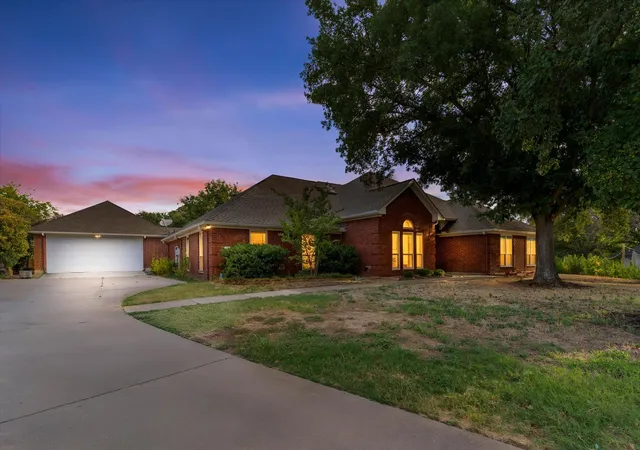 Photo 1 of Single family home for sale at 501 Valle Vista Ct, Keller, TX 76248 | MLS# 21358227 | Listing updated on 2026-08-30