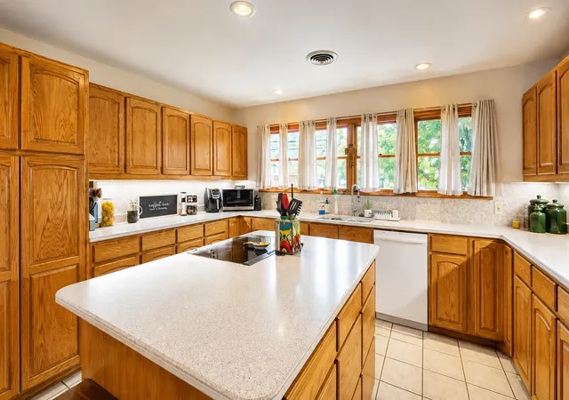 Photo 1 of Single family home for sale at 1900 S Walnut St, Brady, TX 76825 | MLS# 21358363 | Listing updated on 2026-08-13