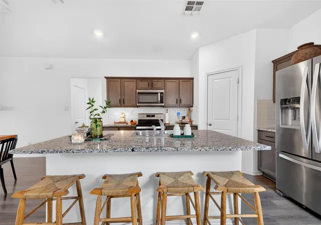 Photo 4 of Single family home for sale at 2706 Blackbuck Ct, Crandall, TX 75114 | MLS# 21358073 | Listing updated on 2026-09-26