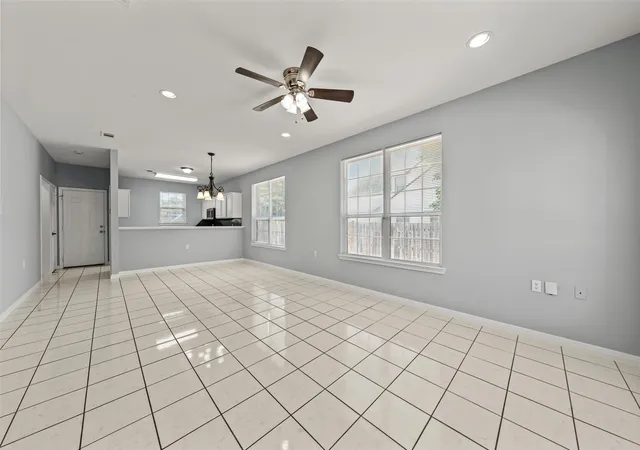 Photo 2 of Single family home for sale at 1206 N 15th St, Waco, TX 76707 | MLS# 21357928 | Listing updated on 2026-08-29