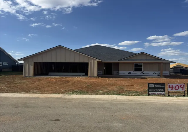 Photo 1 of Sale Pending at 409 Cirrus Circle, Muenster, TX 76252 | MLS# 21357558 | Listing updated on 2026-09-30