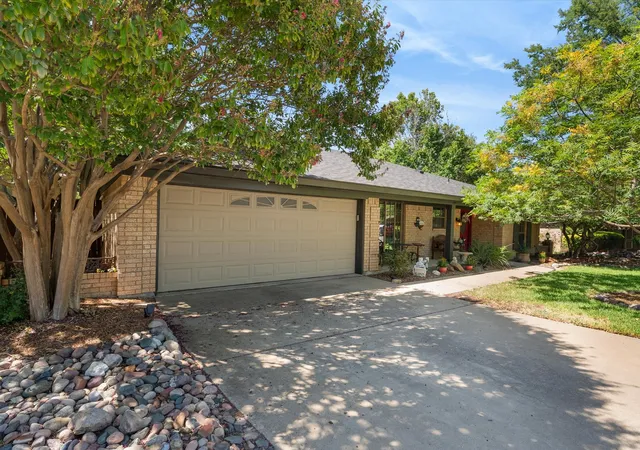 Photo 2 of Sale Pending at 2501 New Haven Ct, Bedford, TX 76022 | MLS# 21354643 | Listing updated on 2026-08-21
