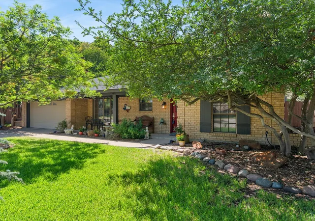 Photo 3 of Sale Pending at 2501 New Haven Ct, Bedford, TX 76022 | MLS# 21354643 | Listing updated on 2026-08-21