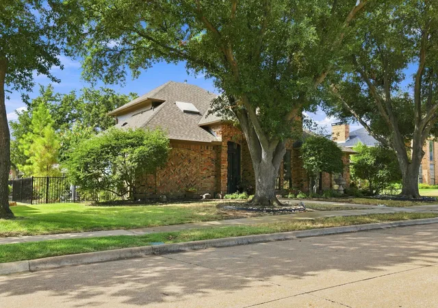 Photo 2 of Single family home for sale at 1762 Timber Ridge Cir, Corinth, TX 76210 | MLS# 21357352 | Listing updated on 2026-08-22