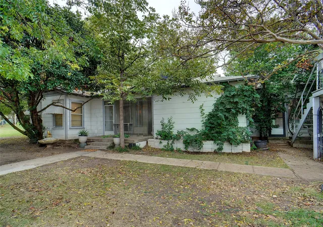 Photo 1 of Single family home for sale at 1000 Se Parkway Parkway, Azle, TX 76020 | MLS# 21358339 | Listing updated on 2026-08-13