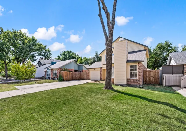 Photo 2 of Sale Pending at 4640 Waterway Dr N, Fort Worth, TX 76137 | MLS# 21358424 | Listing updated on 2026-08-31