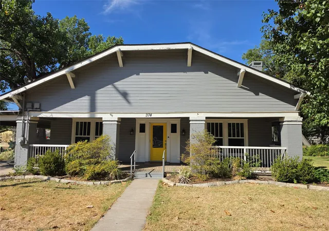 Photo 1 of Single family home for sale at 374 S Preston St, Van Alstyne, TX 75495 | MLS# 21351482 | Listing updated on 2026-09-28