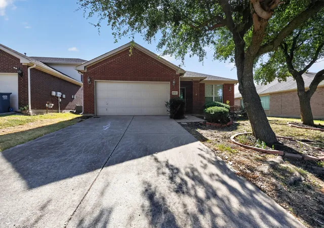 Photo 1 of Single family home for sale at 1521 Stanford Dr, Van Alstyne, TX 75495 | MLS# 21358439 | Listing updated on 2026-08-27