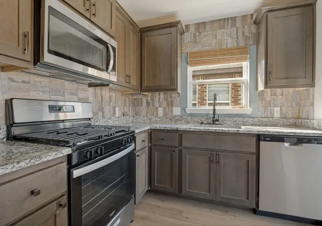 Photo 3 of Single family home for sale at 305 Shaw Creek Blvd, Ferris, TX 75125 | MLS# 21358307 | Listing updated on 2026-10-03
