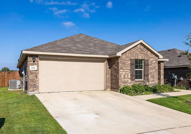 Photo 3 of Single family home for sale at 204 Asheville St, Azle, TX 76020 | MLS# 21358451 | Listing updated on 2026-08-13