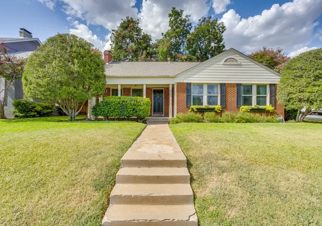 Photo 1 of Sale Pending at 4200 Birchman Ave, Fort Worth, TX 76107 | MLS# 21356788 | Listing updated on 2026-08-30