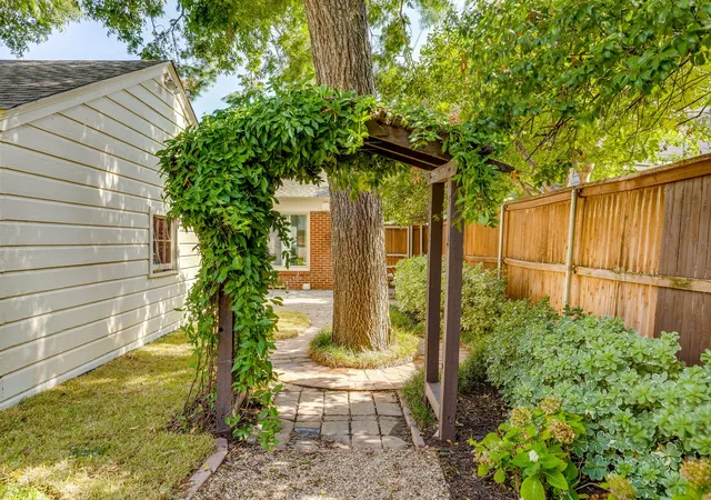 Photo 40 of Sale Pending at 4200 Birchman Ave, Fort Worth, TX 76107 | MLS# 21356788 | Listing updated on 2026-08-30