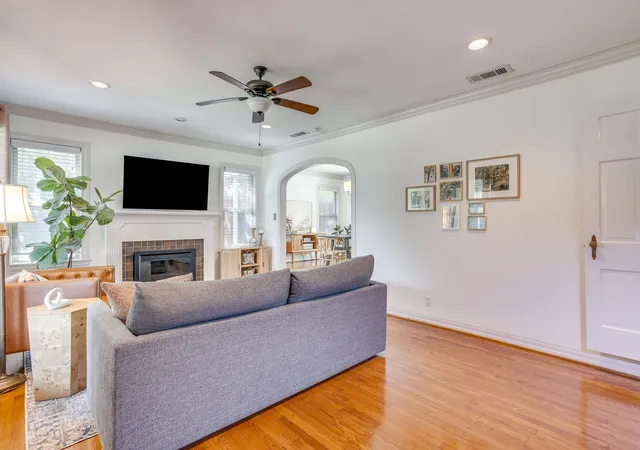 Photo 4 of Sale Pending at 4200 Birchman Ave, Fort Worth, TX 76107 | MLS# 21356788 | Listing updated on 2026-08-30