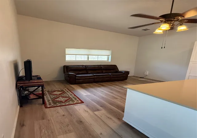 Photo 3 of Single family home for sale at 139 Yellowstone Dr, Whitney, TX 76692 | MLS# 21355057 | Listing updated on 2026-08-16