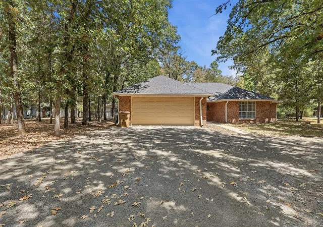 Photo 4 of Single family home for sale at 1343 Valleywood Trl, Holly Lake Ranch, TX 75765 | MLS# 21358226 | Listing updated on 2026-09-05