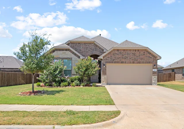 Photo 1 of Single family home for sale at 3507 Camden Creek Rd, Krum, TX 76249 | MLS# 21358485 | Listing updated on 2026-08-30