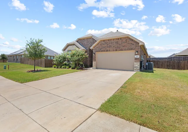 Photo 2 of Single family home for sale at 3507 Camden Creek Rd, Krum, TX 76249 | MLS# 21358485 | Listing updated on 2026-08-30