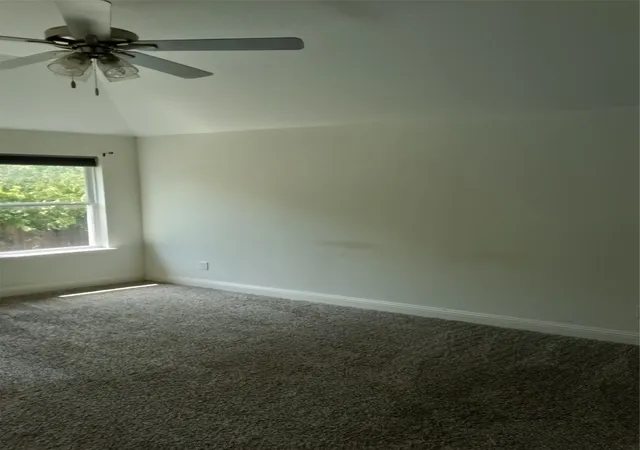 Photo 4 of Sale Pending at 314 Pleasant View Dr, Weatherford, TX 76086 | MLS# 21358498 | Listing updated on 2026-08-26