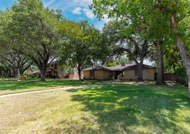 Photo 3 of Single family home for sale at 15 Canyon Creek Dr, Brownwood, TX 76801 | MLS# 21358277 | Listing updated on 2026-08-14