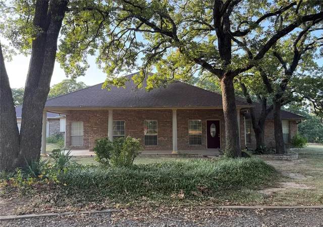 Photo 3 of Single family home for sale at 8600 County Road 530, Mansfield, TX 76063 | MLS# 21357671 | Listing updated on 2026-10-08