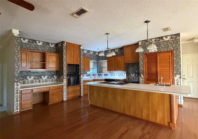 Photo 4 of Single family home for sale at 8600 County Road 530, Mansfield, TX 76063 | MLS# 21357671 | Listing updated on 2026-10-08