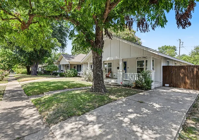 Photo 2 of Single family home for sale at 700 Cristler Ave, Dallas, TX 75223 | MLS# 21346056 | Listing updated on 2026-10-04