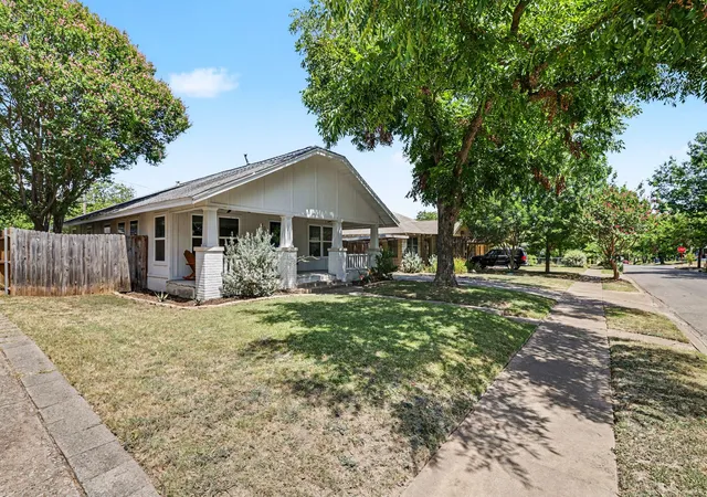 Photo 3 of Single family home for sale at 700 Cristler Ave, Dallas, TX 75223 | MLS# 21346056 | Listing updated on 2026-10-04
