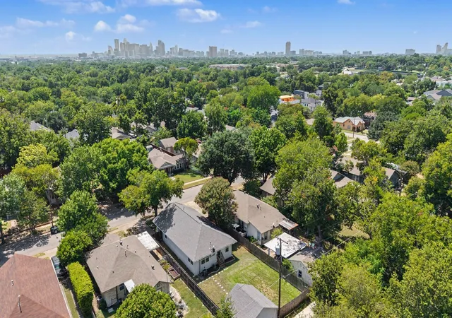 Photo 4 of Single family home for sale at 700 Cristler Ave, Dallas, TX 75223 | MLS# 21346056 | Listing updated on 2026-10-04