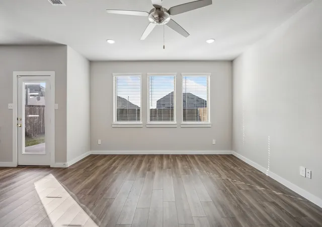 Photo 3 of Single family home for sale at 2524 Gaulding St, Royse City, TX 75189 | MLS# 21356784 | Listing updated on 2026-09-25