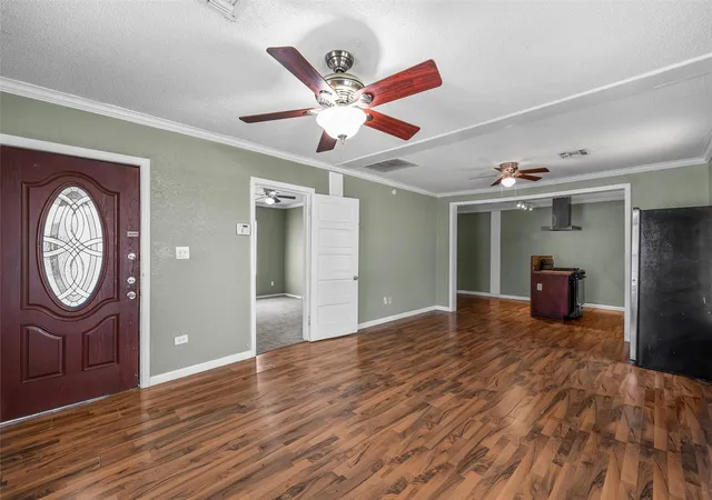 Photo 2 of Sale Pending at 1807 S 19th St, Waco, TX 76706 | MLS# 21357049 | Listing updated on 2026-09-19