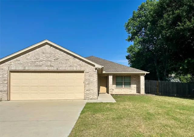 Photo 1 of Sale Pending at 134 Dennis Dr, Azle, TX 76020 | MLS# 21358564 | Listing updated on 2026-09-23